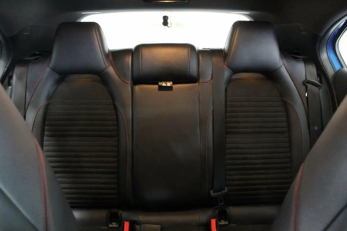 2013-mercedes-benz-a-class-15-cdi-a180-amg-sport-109ps-blueefficiency-big-51
