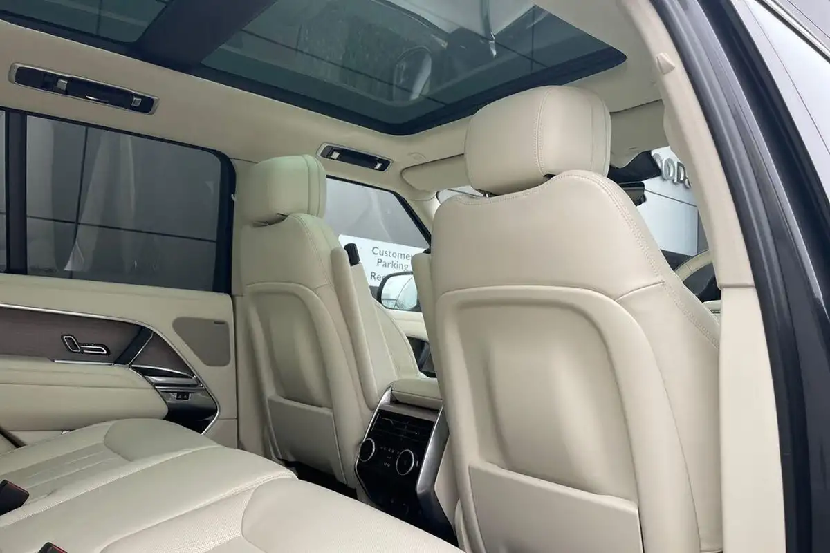 2023-land-rover-range-rover-30-p440e-se-big-35