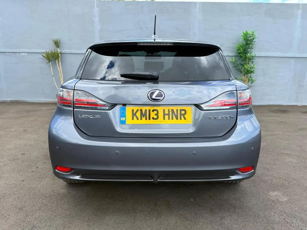 2013-lexus-ct-200h-18-premier-big-8