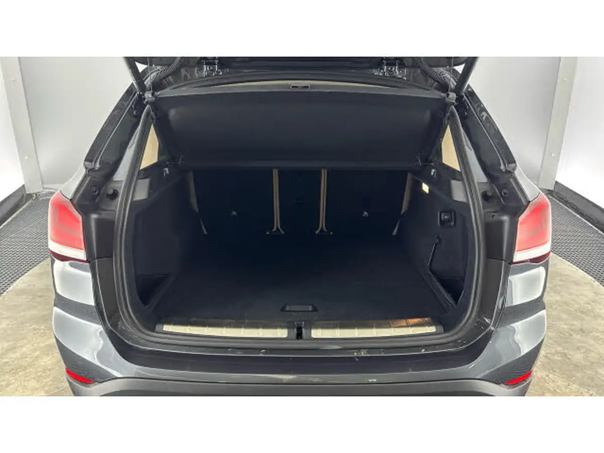 2021-bmw-x1-20-xdrive20i-xline-big-12