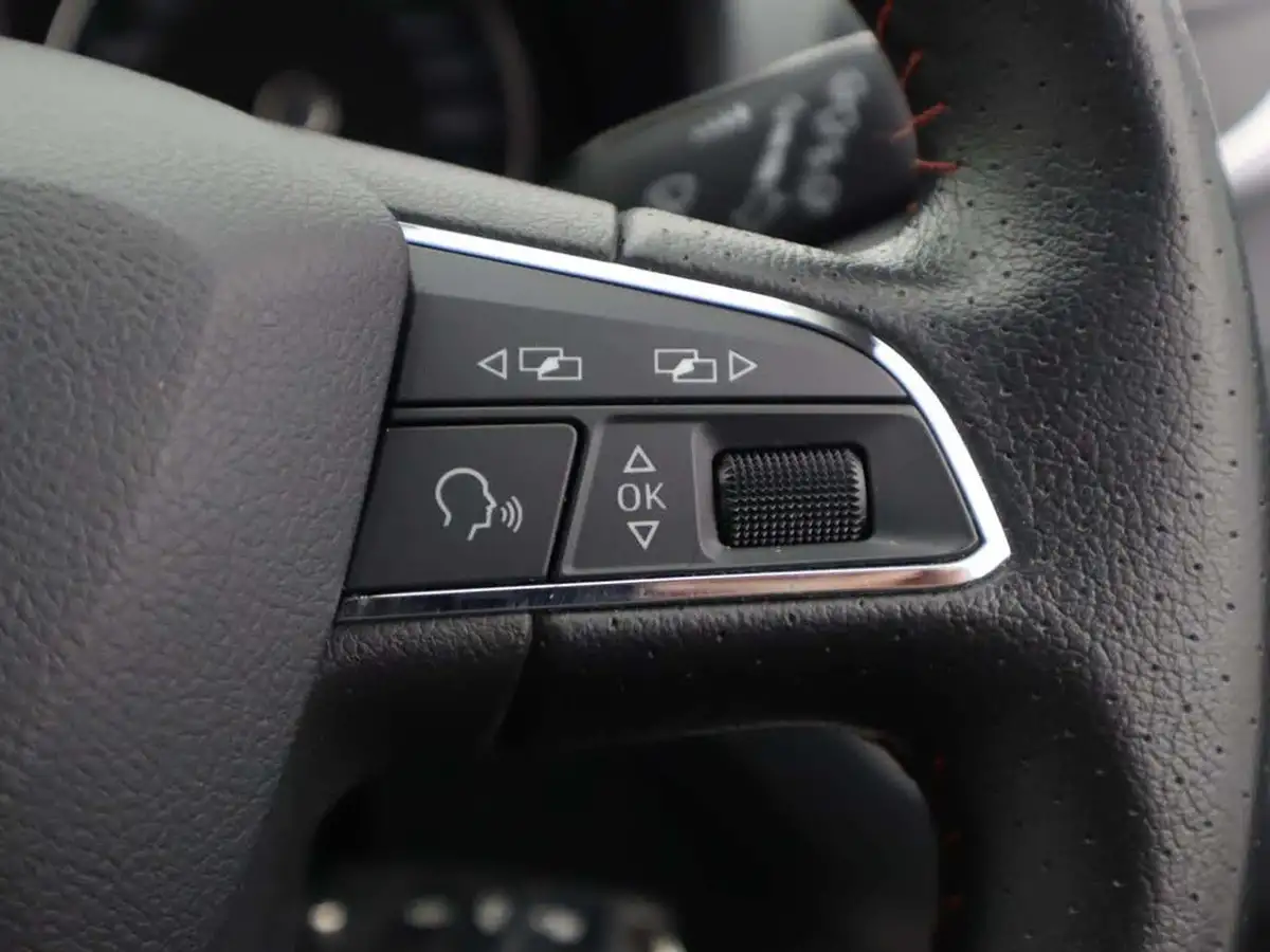 2017-seat-ibiza-14-ecotsi-fr-technology-hatchback-5d-big-33
