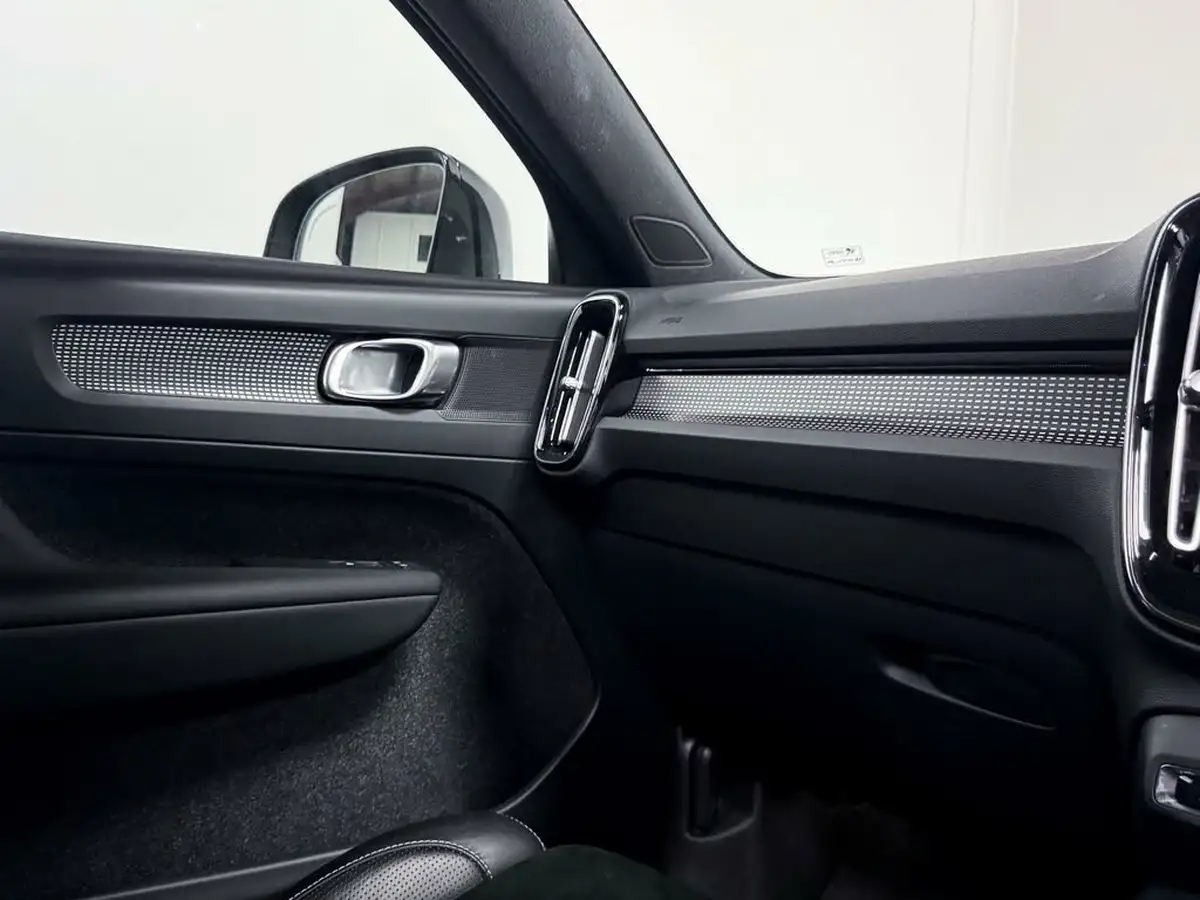 2019-volvo-xc40-20-t5-r-design-pro-big-30