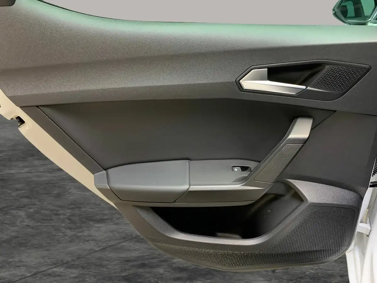 2022-seat-leon-big-35