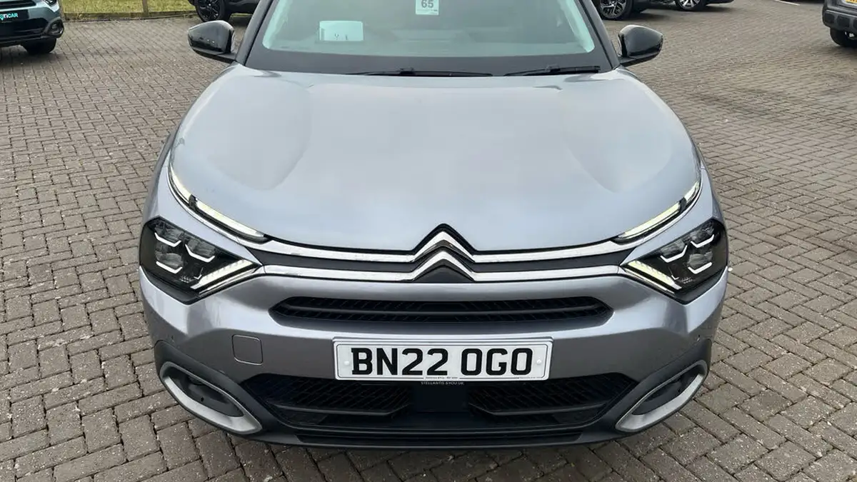2022-citroen-c4-12-puretech-shine-130ps-big-42