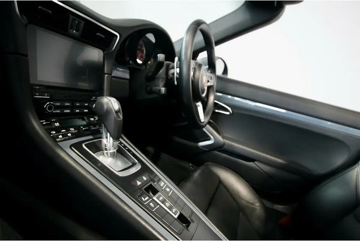2016-porsche-911-38-turbo-s-cabriolet-big-28