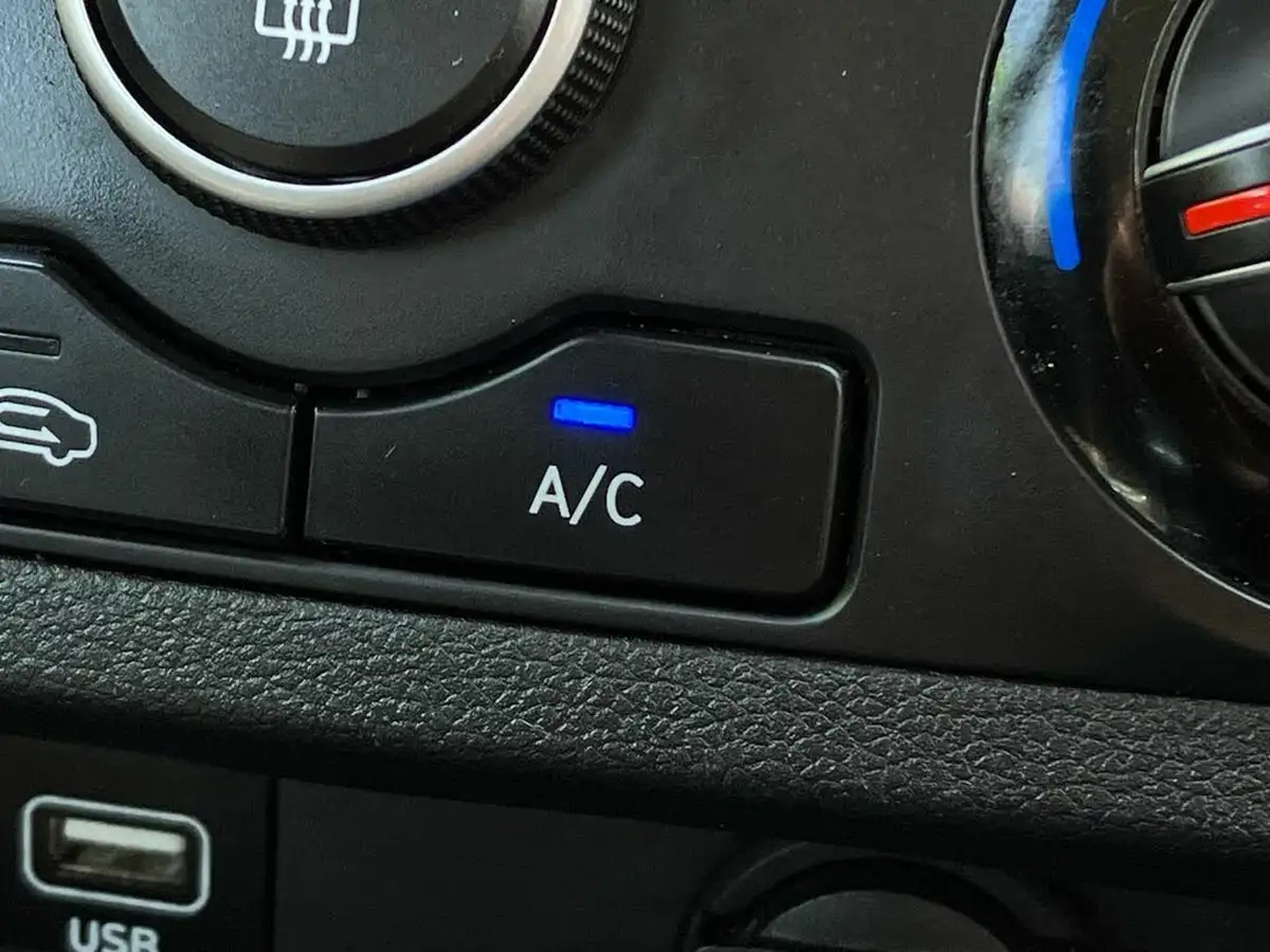 2021-hyundai-i10-12-se-connect-auto-big-40