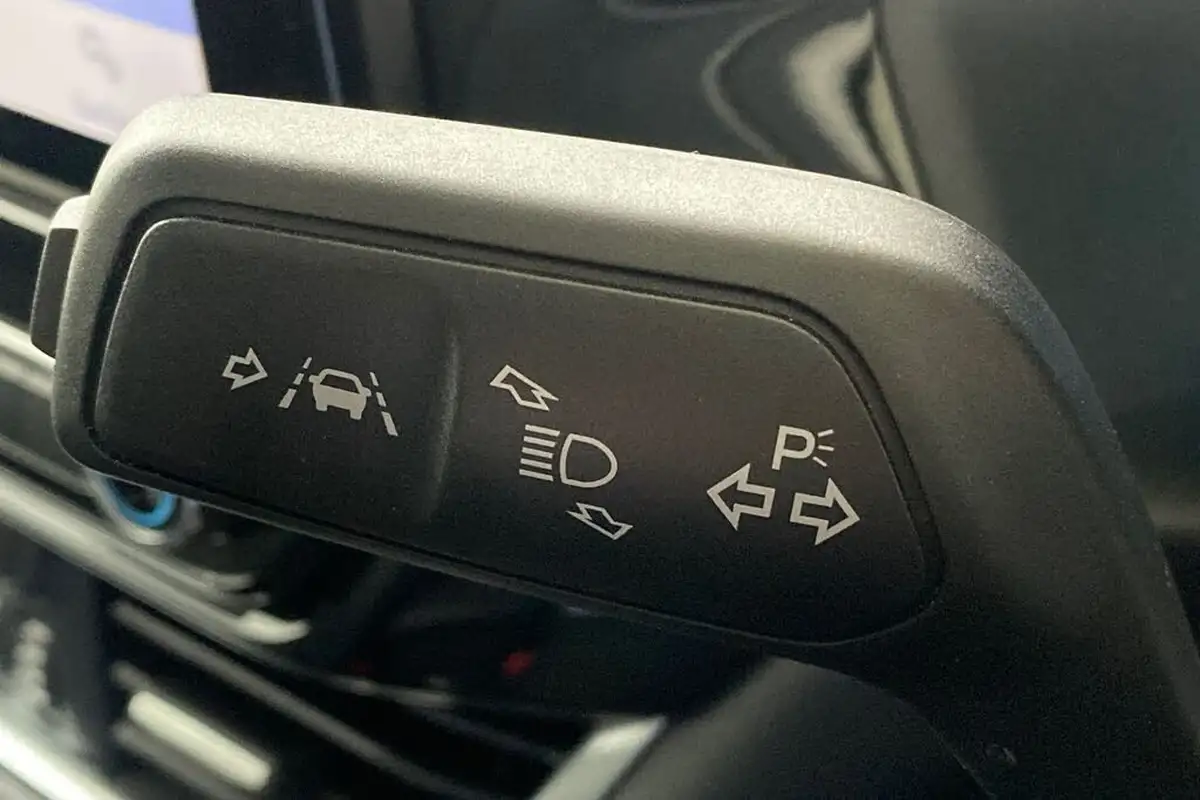 2023-ford-fiesta-10t-titanium-x-125ps-hybrid-mhev-big-30