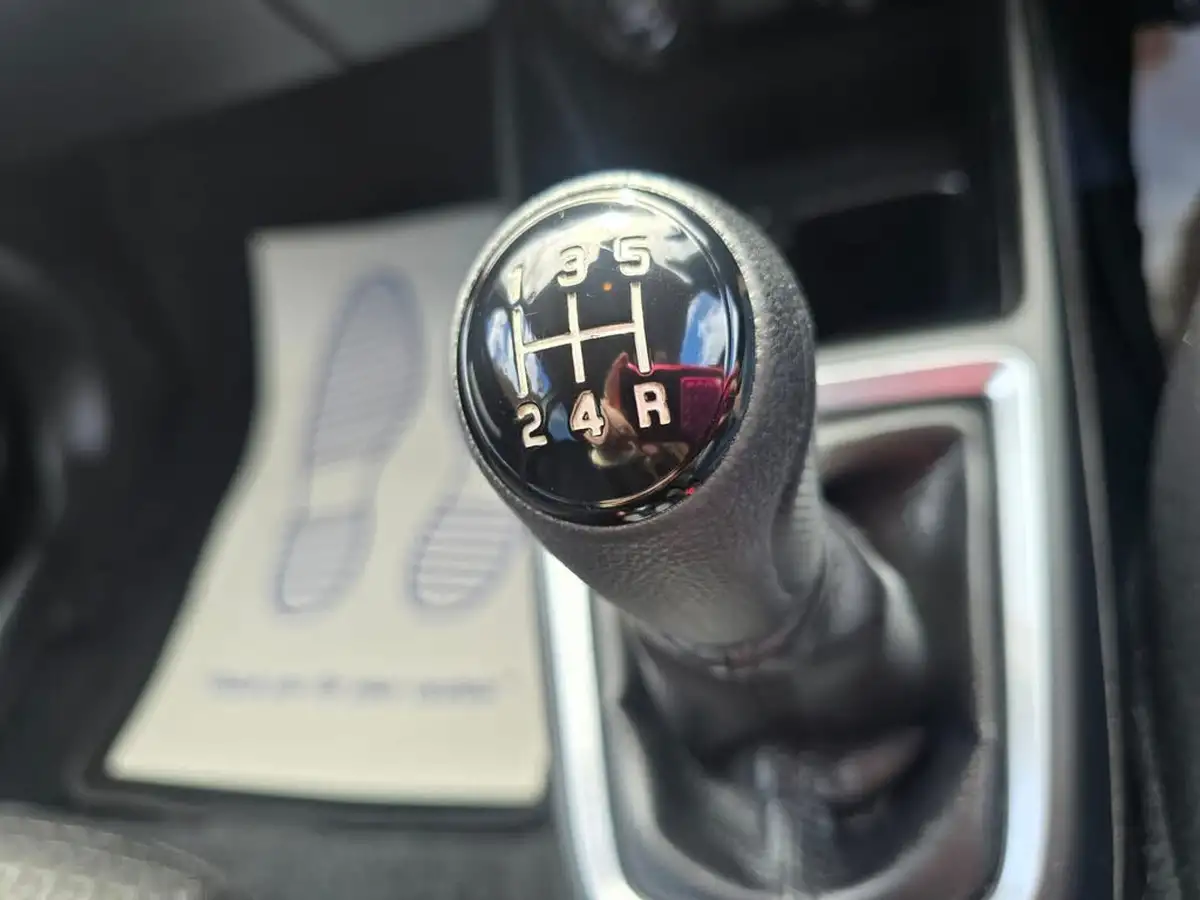 2018-suzuki-swift-12-dualjet-sz5-big-27