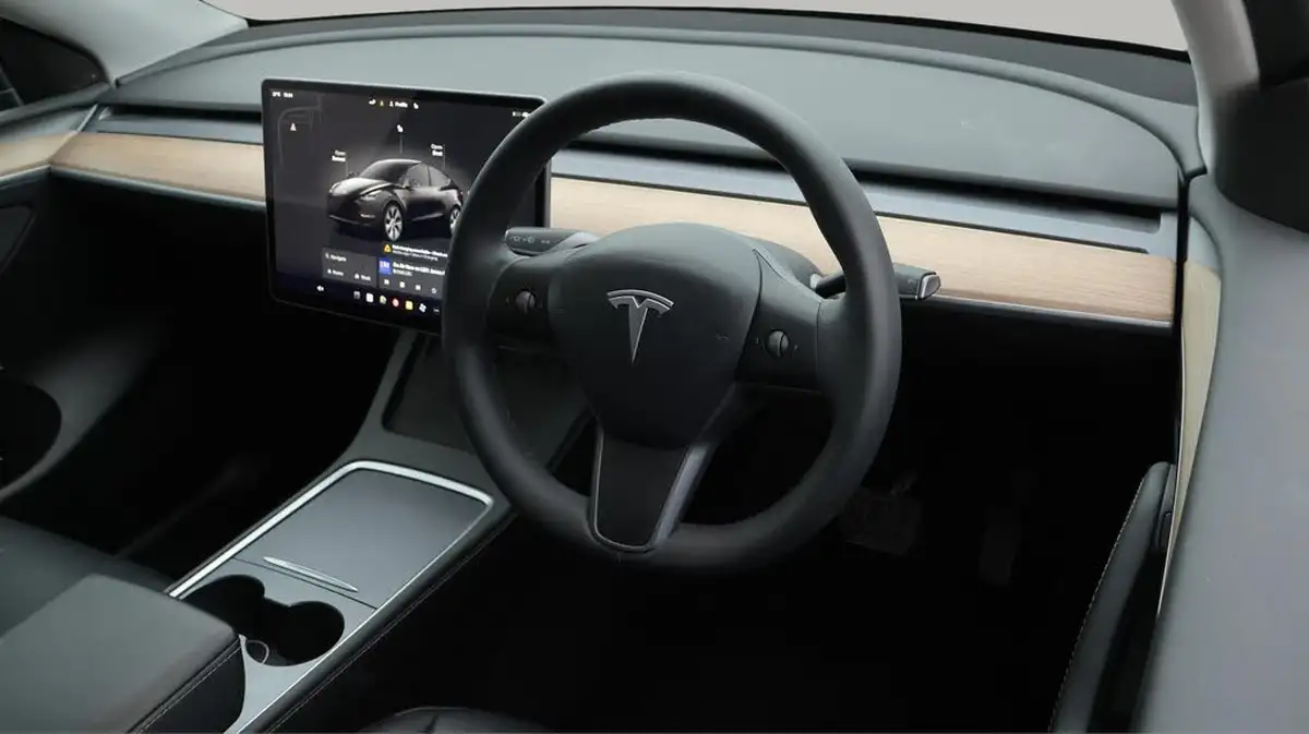 2022-tesla-model-y-e-rwd-big-9