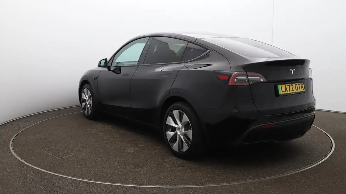 2022-tesla-model-y-e-rwd-big-61