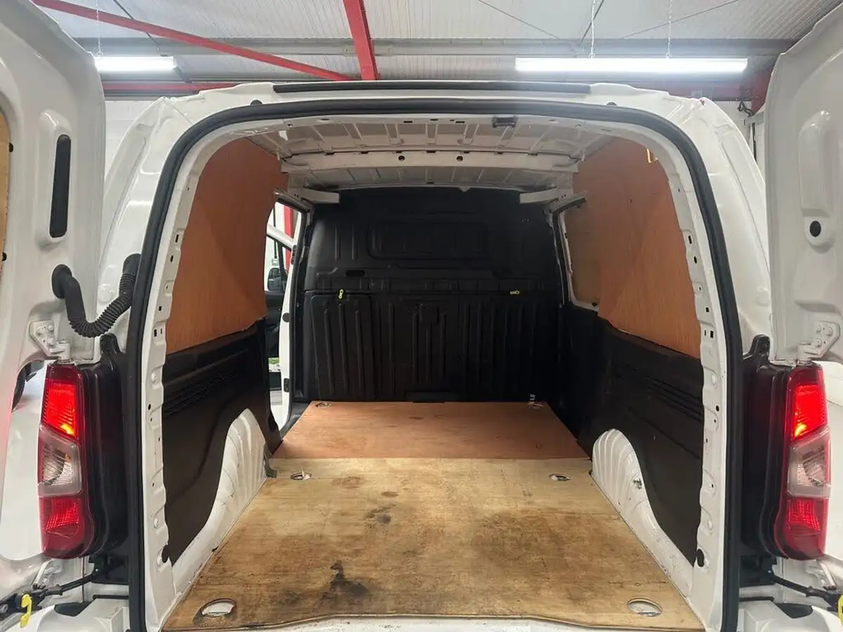 2022-vauxhall-combo-15cdti-sportive-2300-100pseu6dt-l2h1-big-8