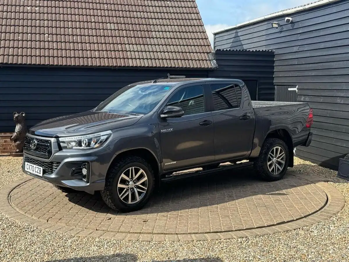 2020-toyota-hi-lux-24d-4d-invincible-x-35t-auto-big-1