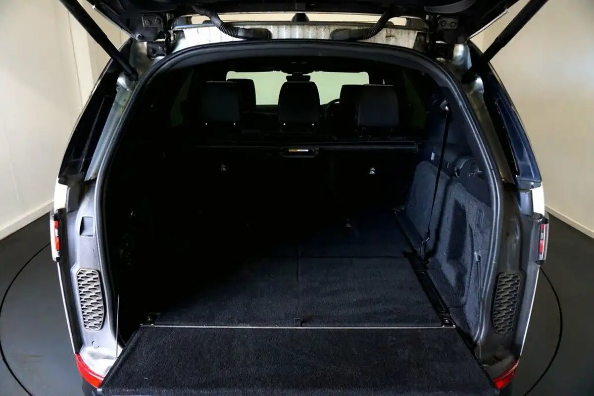 2020-land-rover-discovery-30-sd6-hse-luxury-big-7