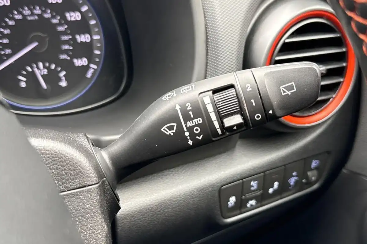 2018-hyundai-kona-10-t-gdi-premium-se-1-tone-roof-big-35