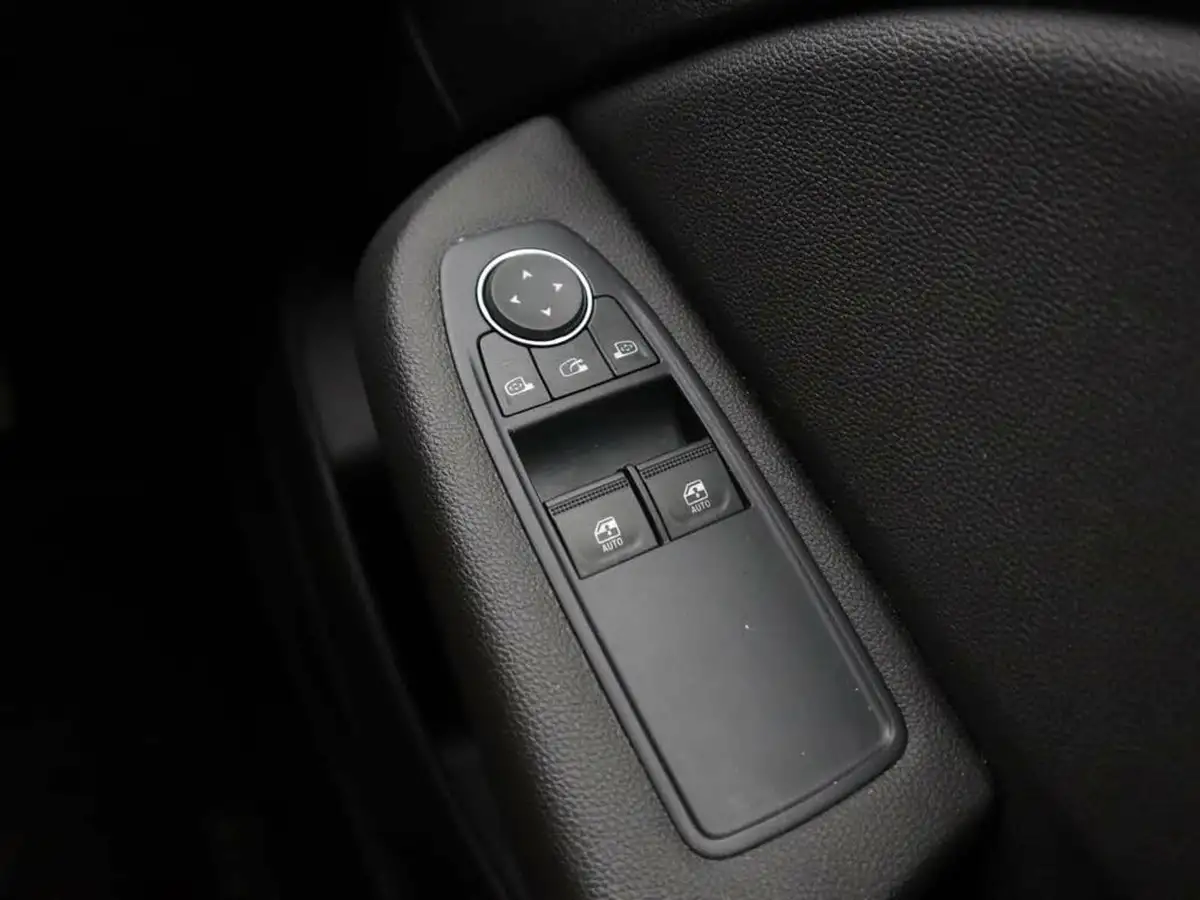 2021-renault-clio-15dci-iconic-90ps-ss-big-30