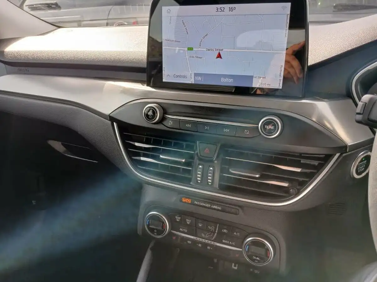 2019-ford-focus-10t-titanium-hatchback-big-7