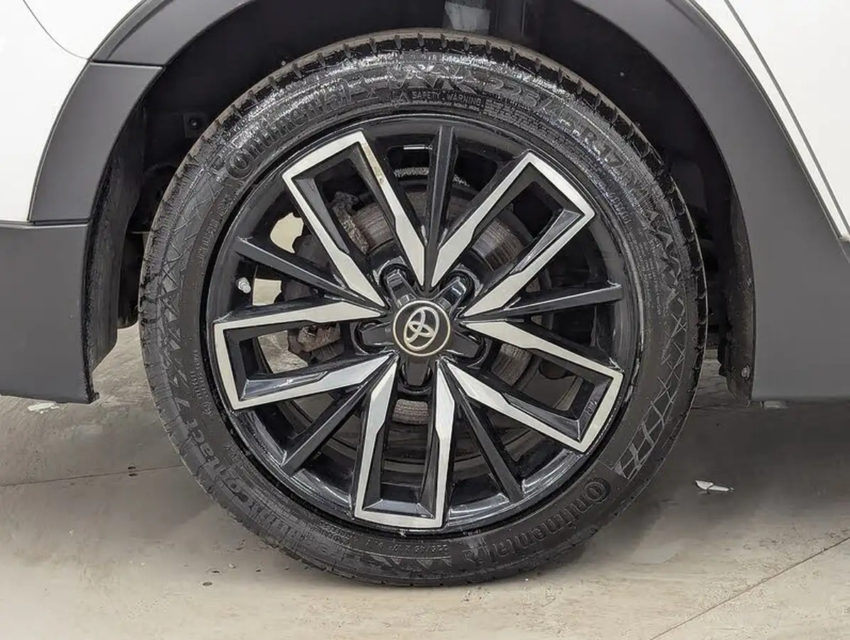2021-toyota-corolla-18-vvt-i-trek-big-15
