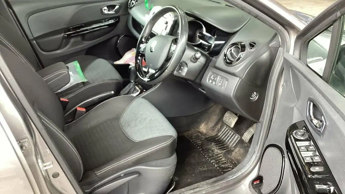 2014-renault-clio-15dci-dynamique-s-medianav-edc-auto-big-9