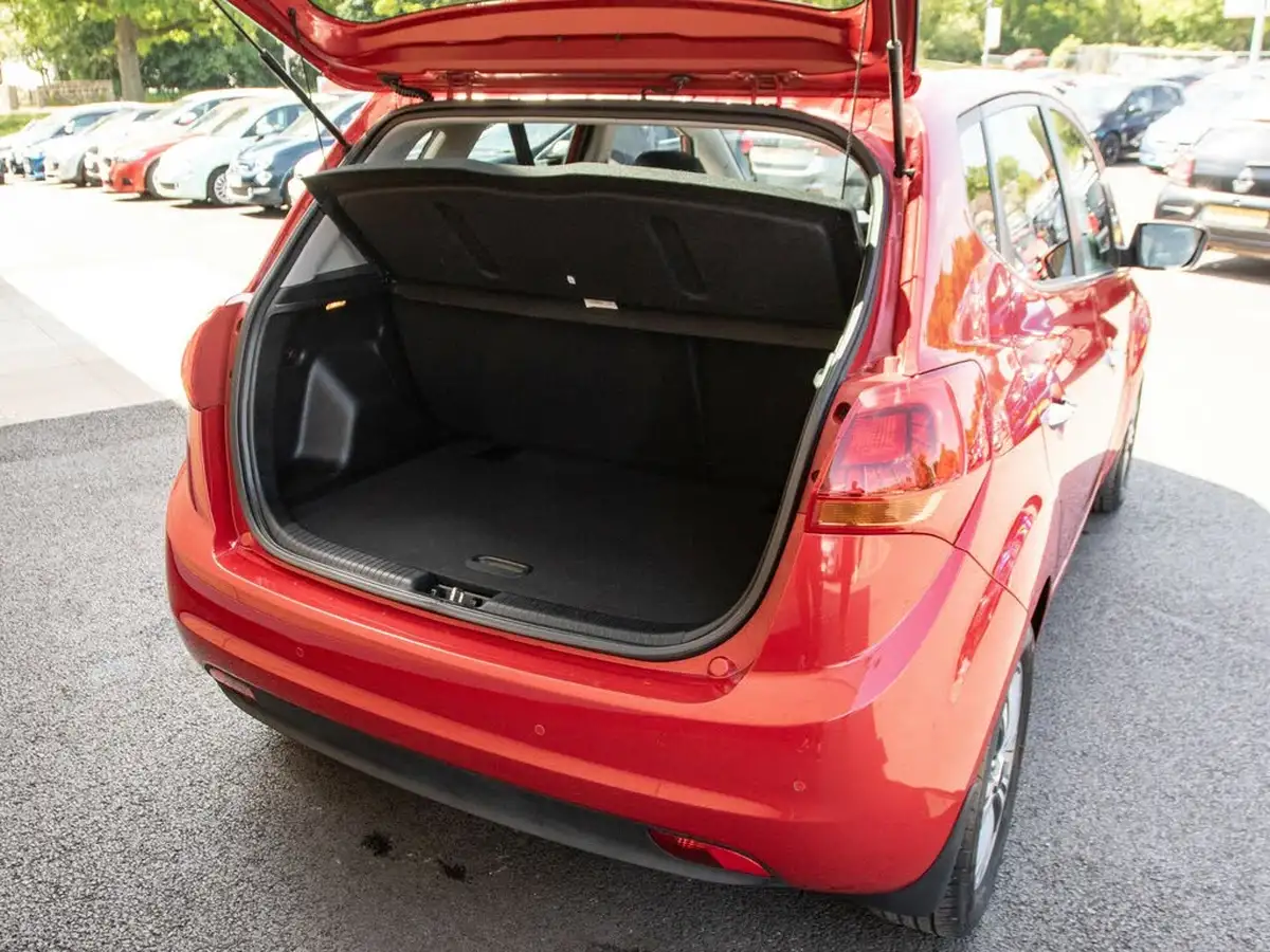 2017-kia-venga-16-4-auto-big-33