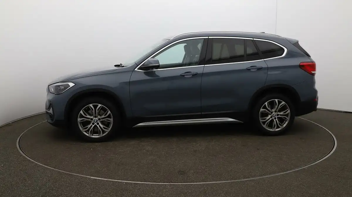 2022-bmw-x1-20-sdrive20i-xline-big-64