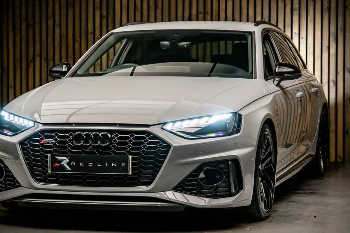2023-audi-rs4-avant-29-tfsi-carbon-black-big-12