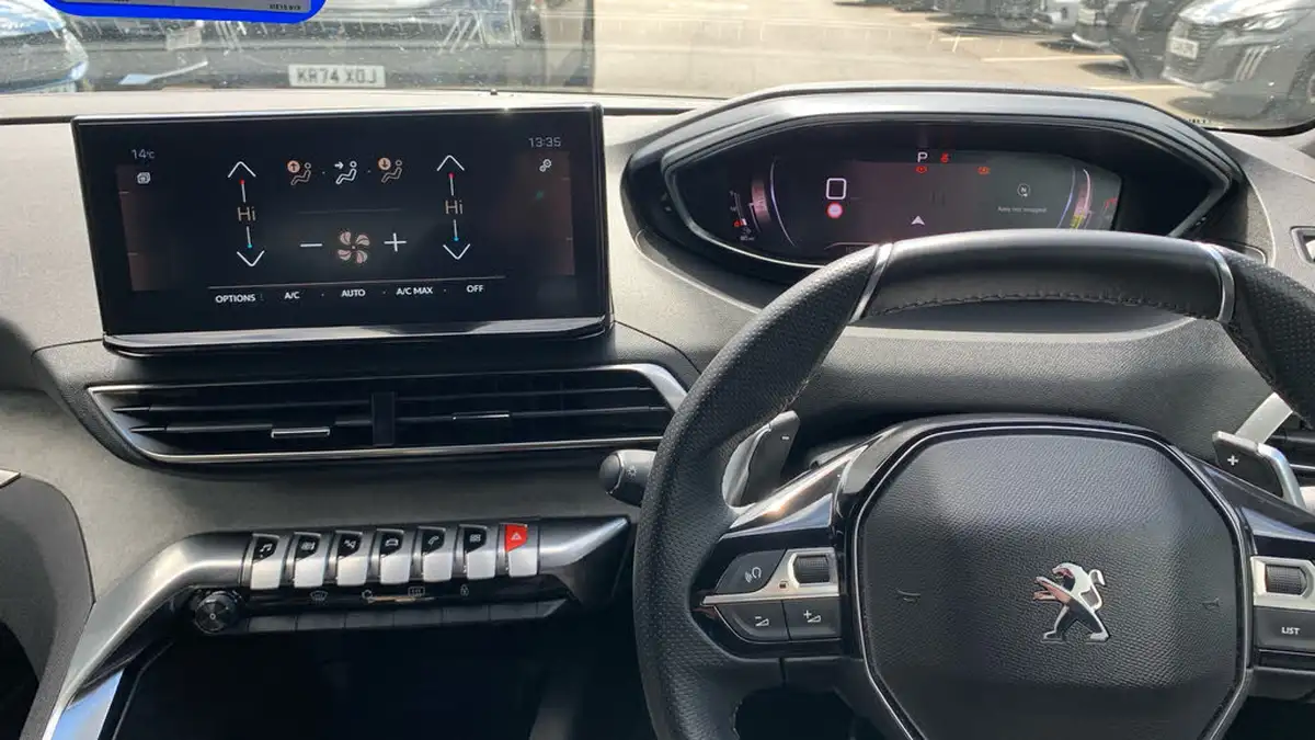 2024-peugeot-3008-suv-12-puretech-gt-136ps-hybrid-e-dsc6-big-9