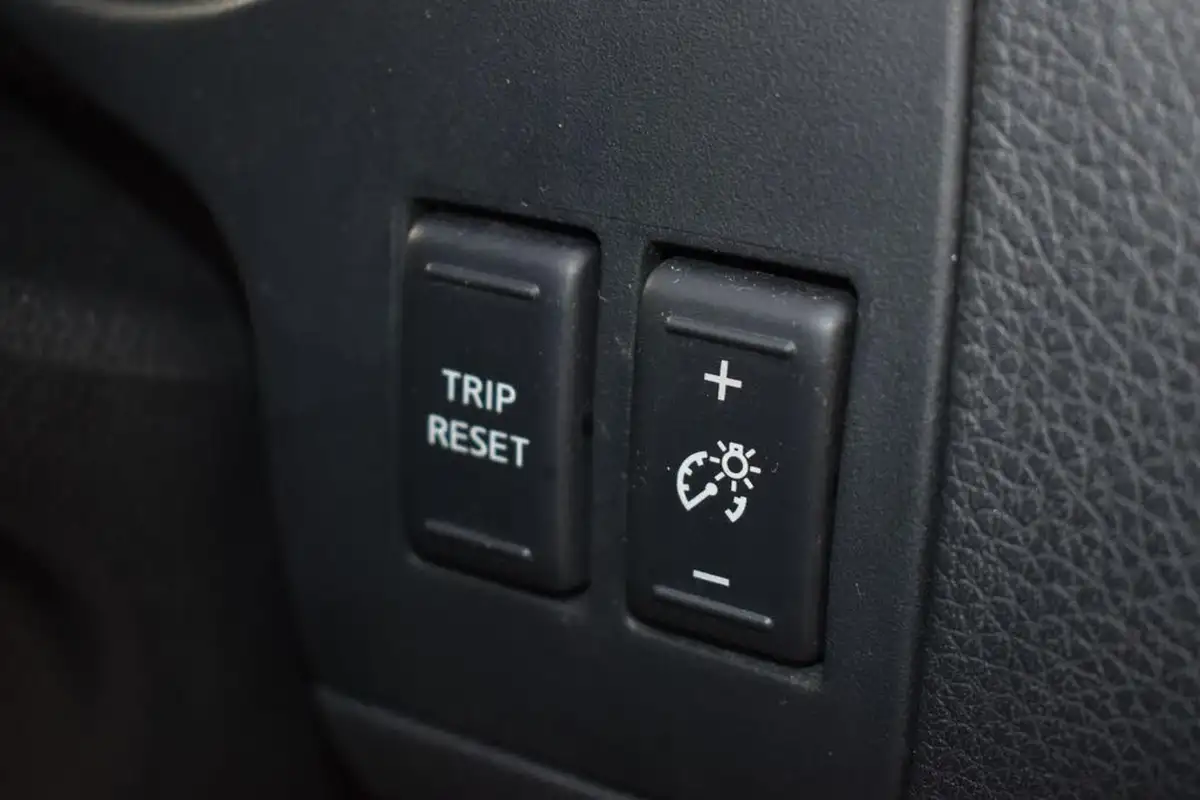 2021-land-rover-110-defender-30-d300-x-dynamic-se-big-14
