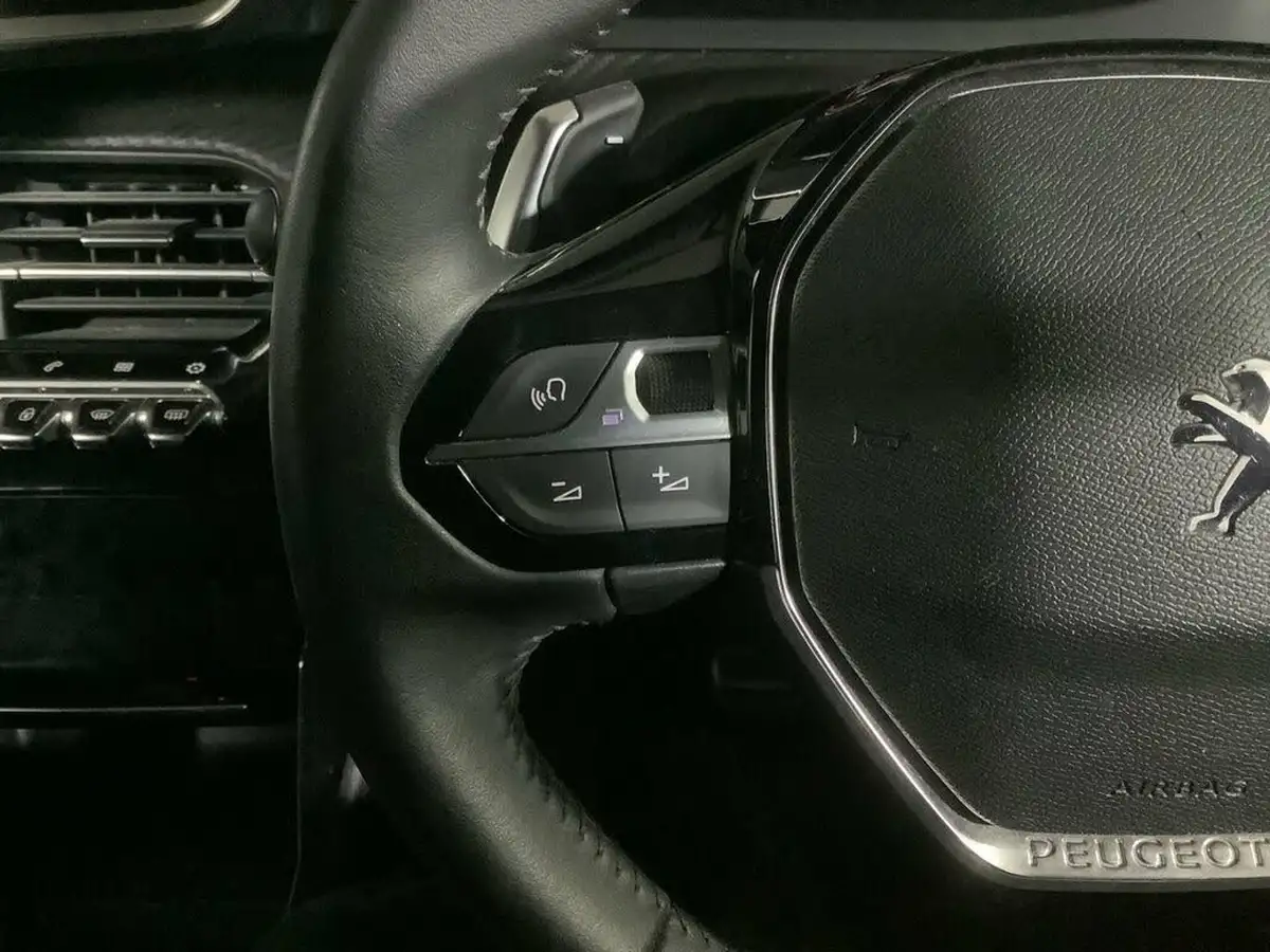 2022-peugeot-2008-suv-12-puretech-allure-premium-130bhp-eat8-big-18