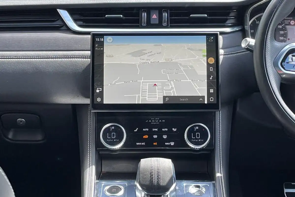 2022-jaguar-f-pace-20-p250-r-dynamic-black-big-17