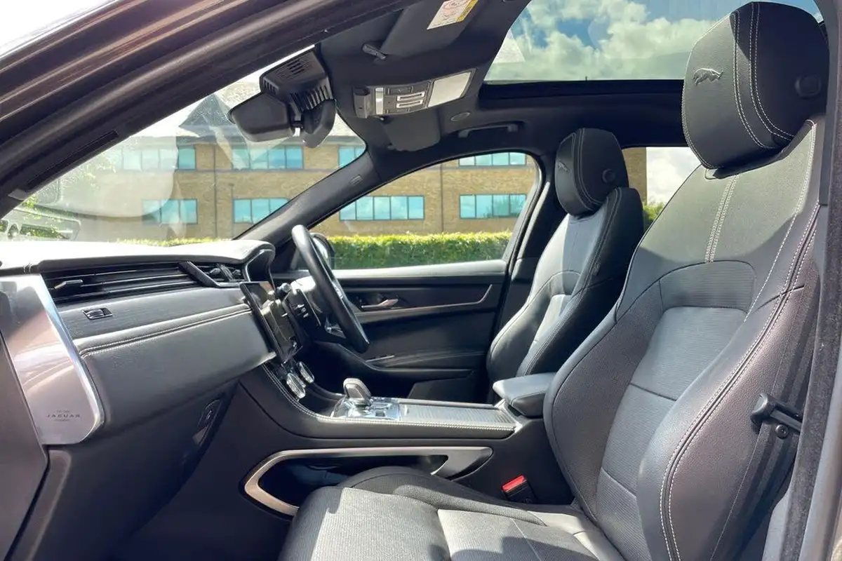 2022-jaguar-f-pace-20-p250-r-dynamic-black-big-41