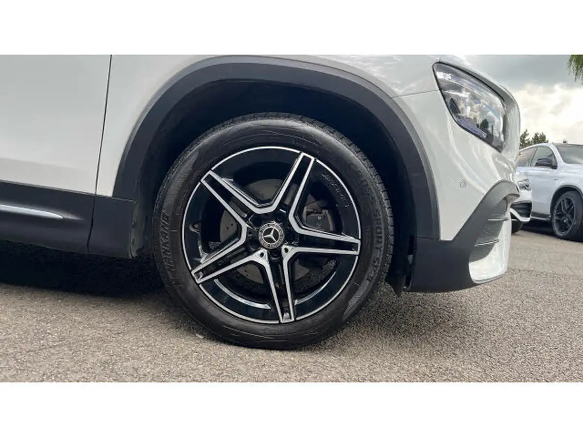 2023-mercedes-benz-glb-class-13-glb200-amg-line-executive-big-6