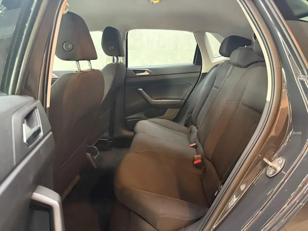 2018-volkswagen-polo-10-se-65ps-big-16