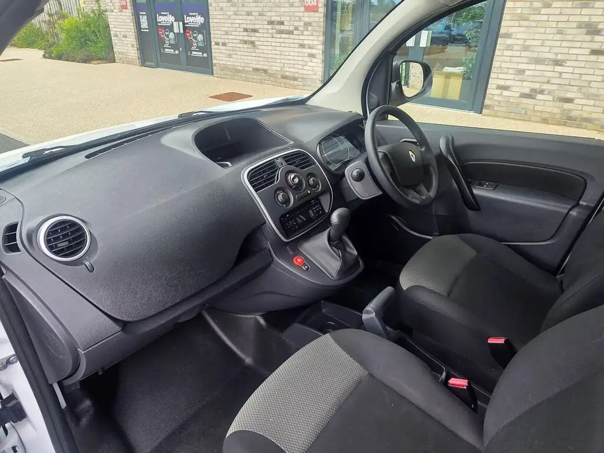 2019-renault-kangoo-maxi-e-maxi-ze33-panel-big-13