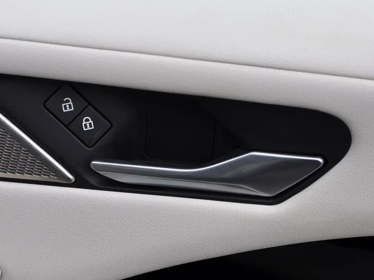 2021-jaguar-i-pace-ev400-black-big-58