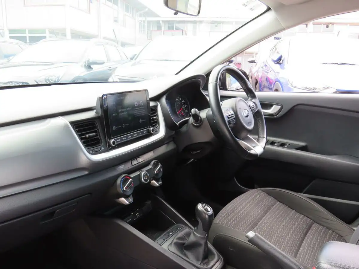 2020-kia-stonic-10-t-gdi-2-99bhp-big-9
