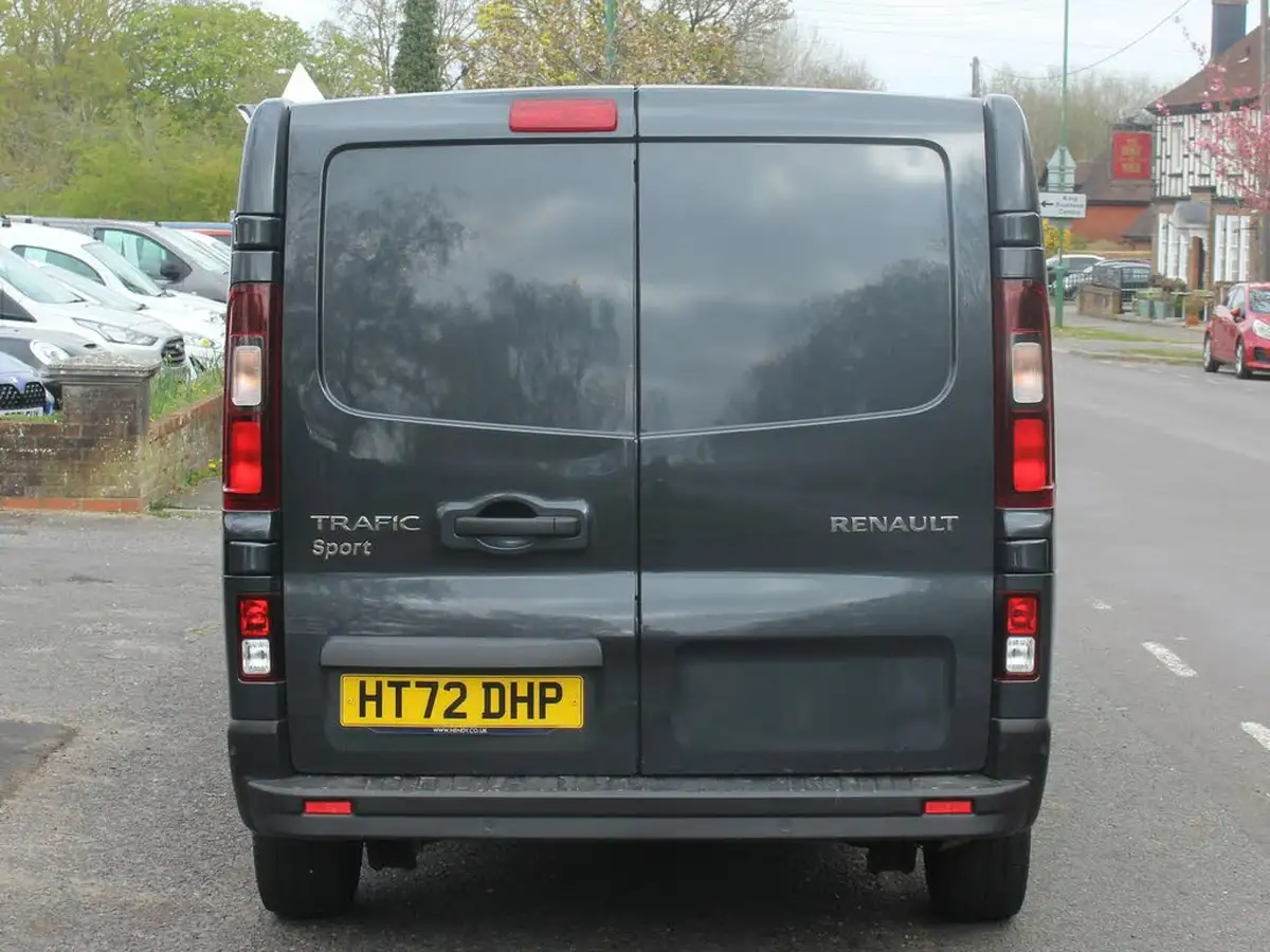 2023-renault-trafic-20dci-sl28-150-sport-big-17