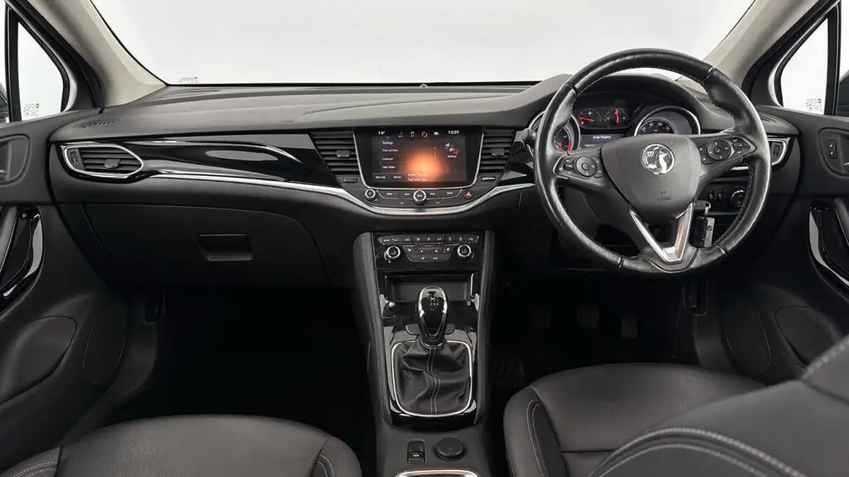 2018-vauxhall-astra-16i-turbo-elite-nav-hatchback-big-10