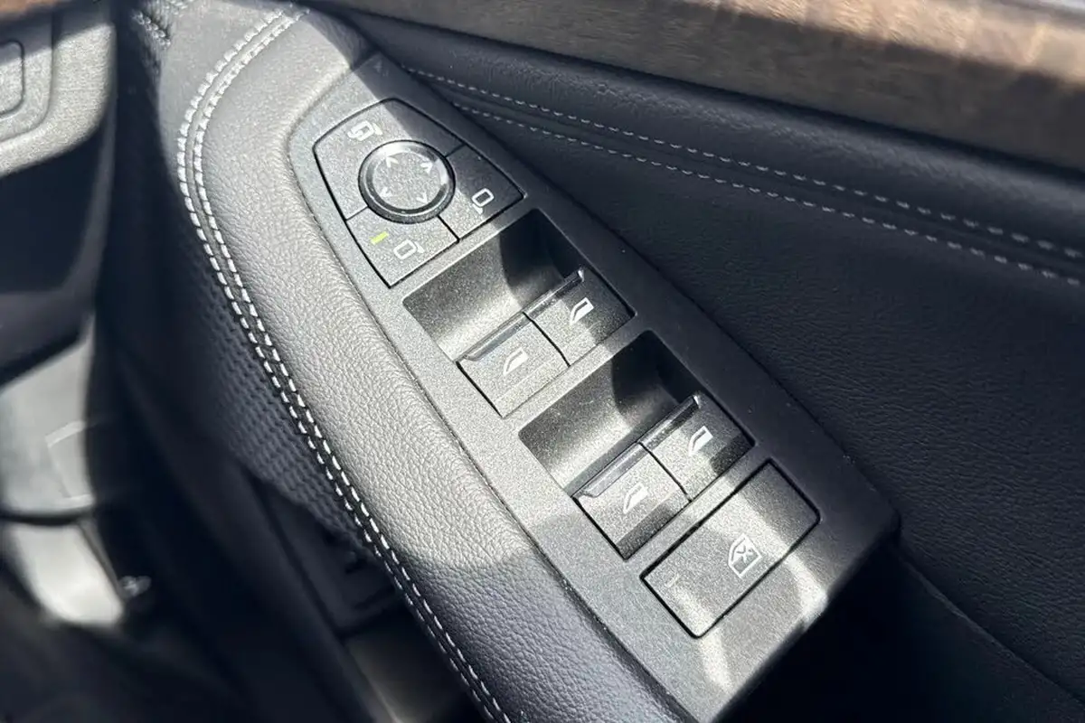 2022-bmw-2-series-15-220i-luxury-big-30