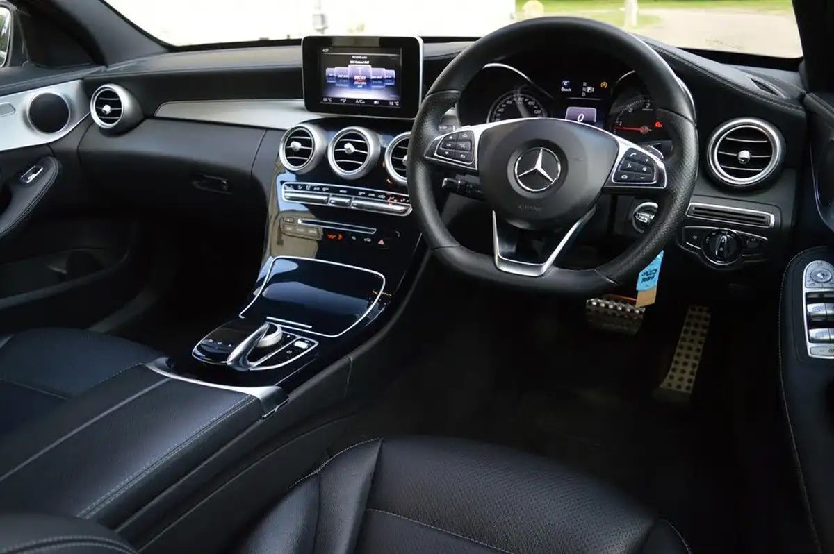 2015-mercedes-benz-c-class-21cdi-c220-amg-line-ss-saloon-4d-7g-tronic-plus-big-18