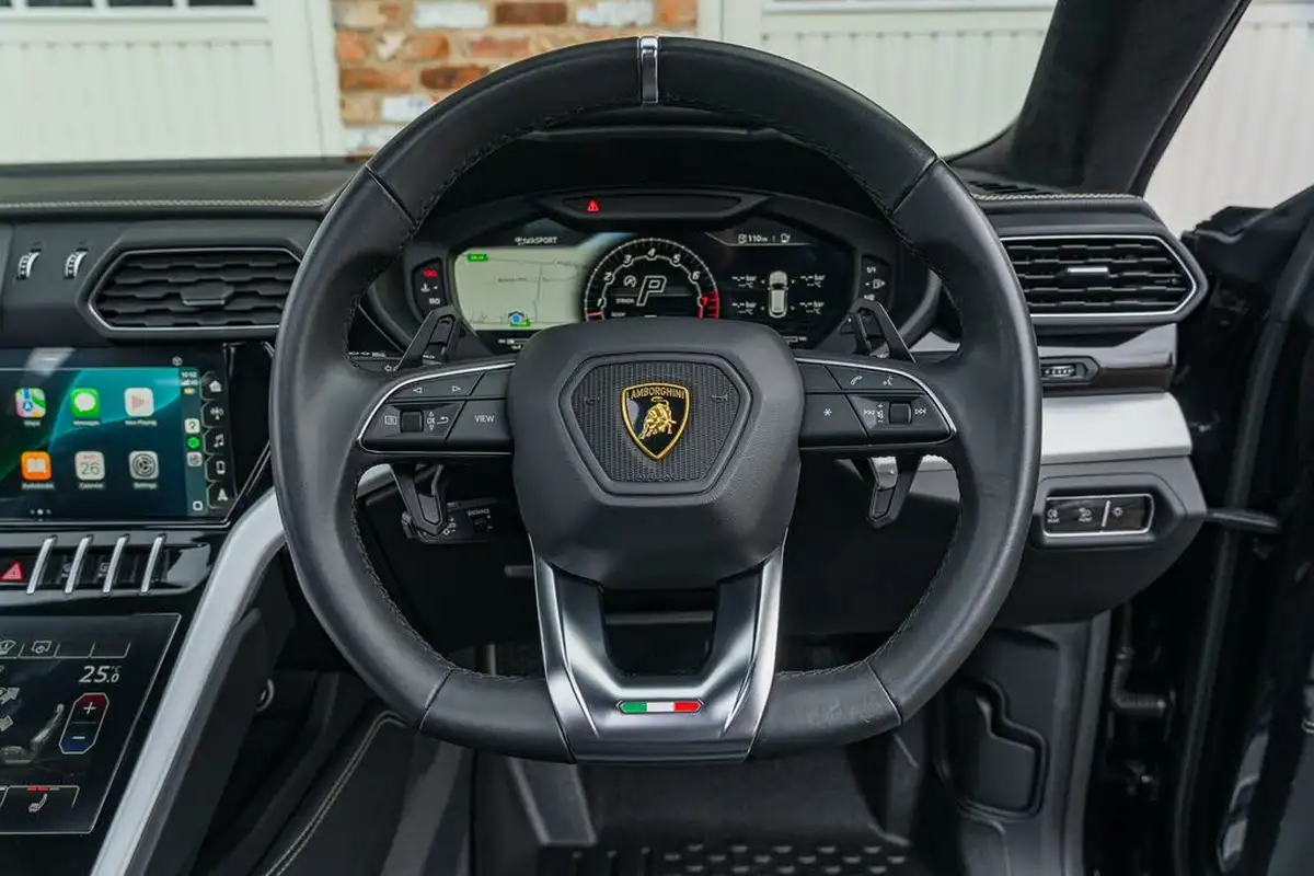 2021-lamborghini-urus-40-no-trim-big-53