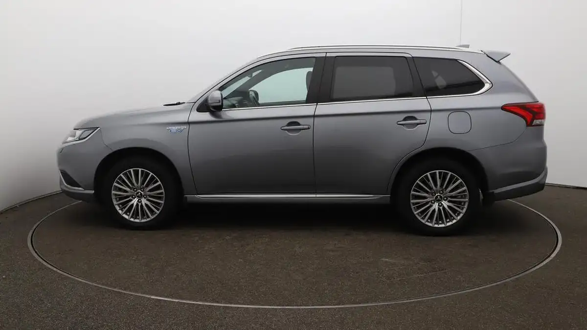 2020-mitsubishi-outlander-24-dynamic-phev-big-62