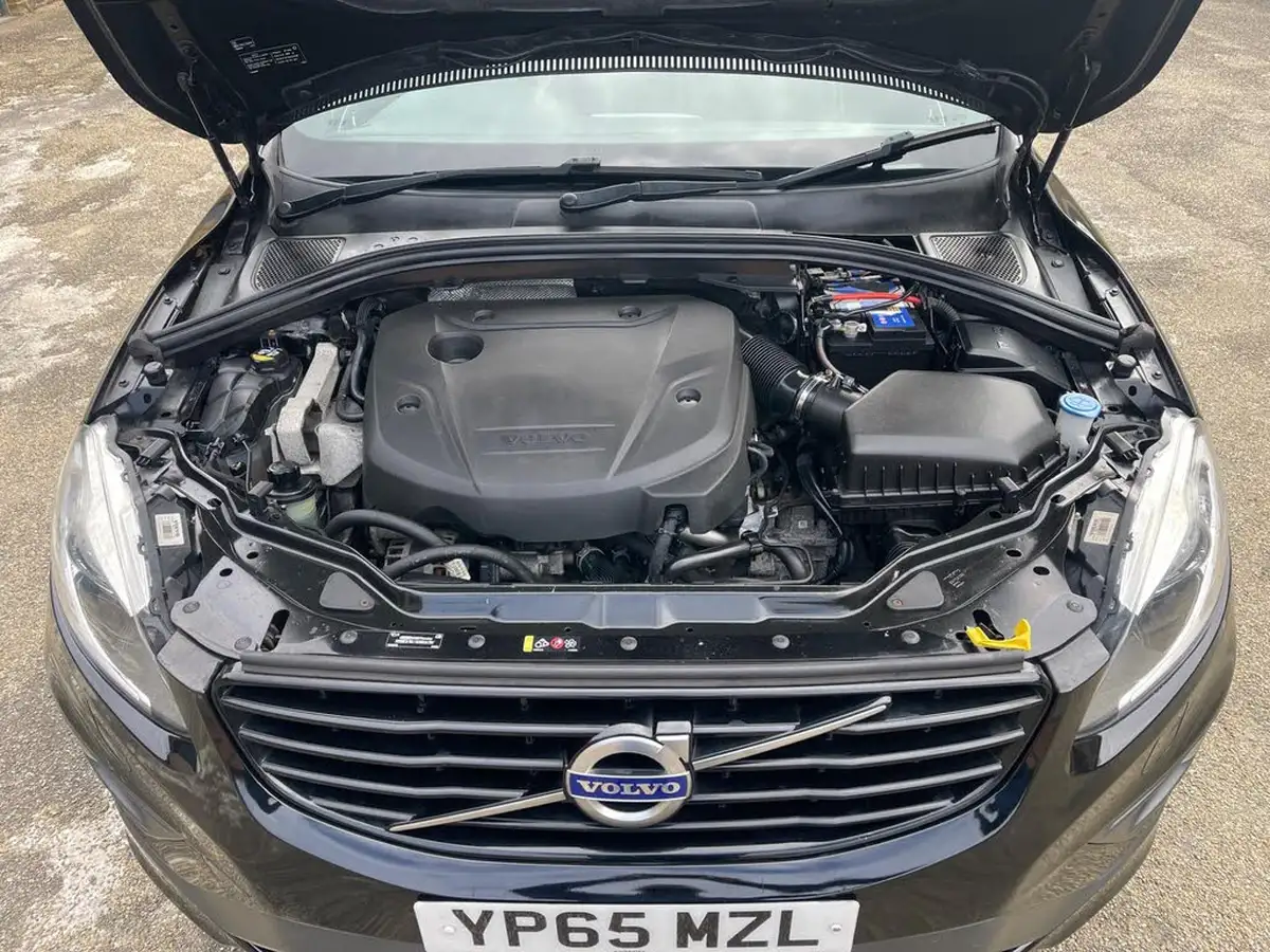 2015-volvo-xc60-20td-d4-r-design-190bhp-nav-big-20