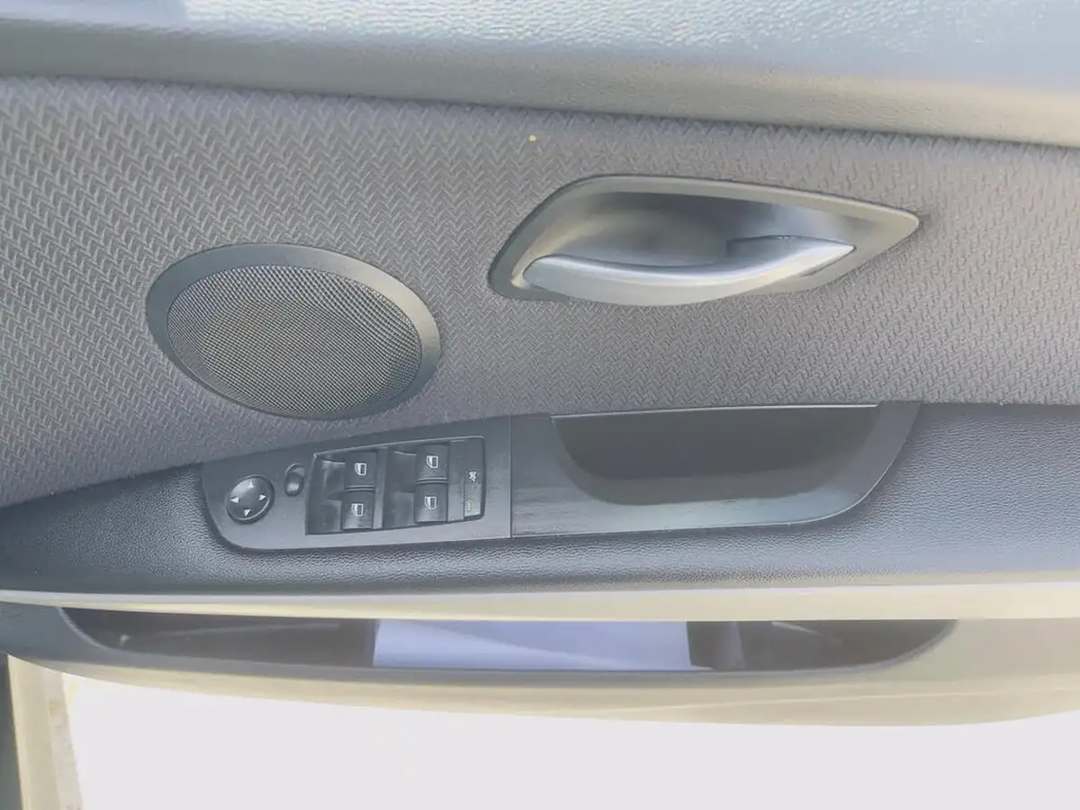 2011-bmw-3-series-20td-320d-efficientdynamics-efficientdynamics-big-34