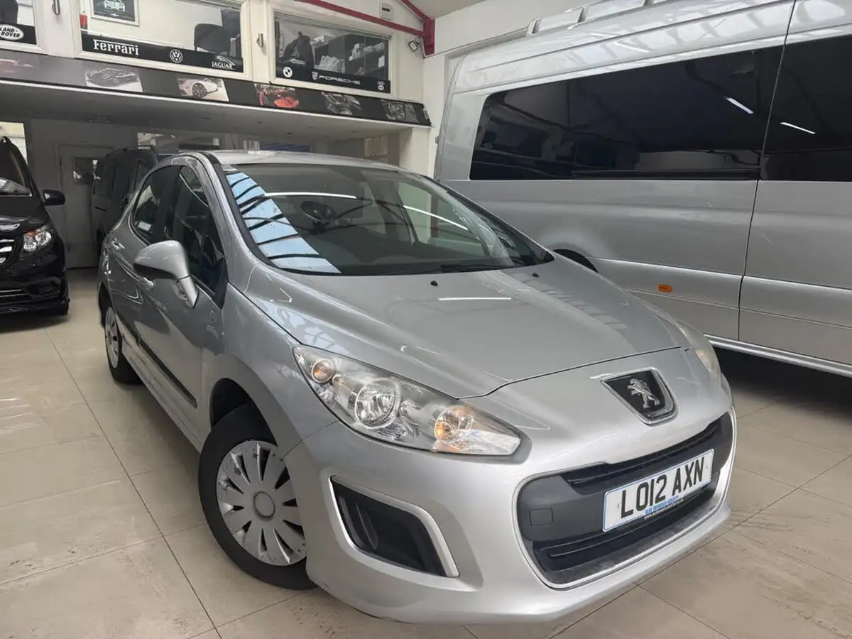 2012-peugeot-308-16-access-auto-big-0