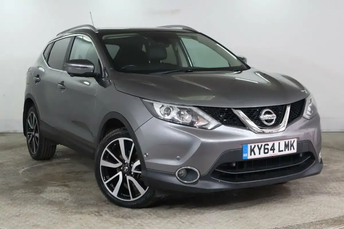 2014-nissan-qashqai-16dci-tekna-4x4-big-0