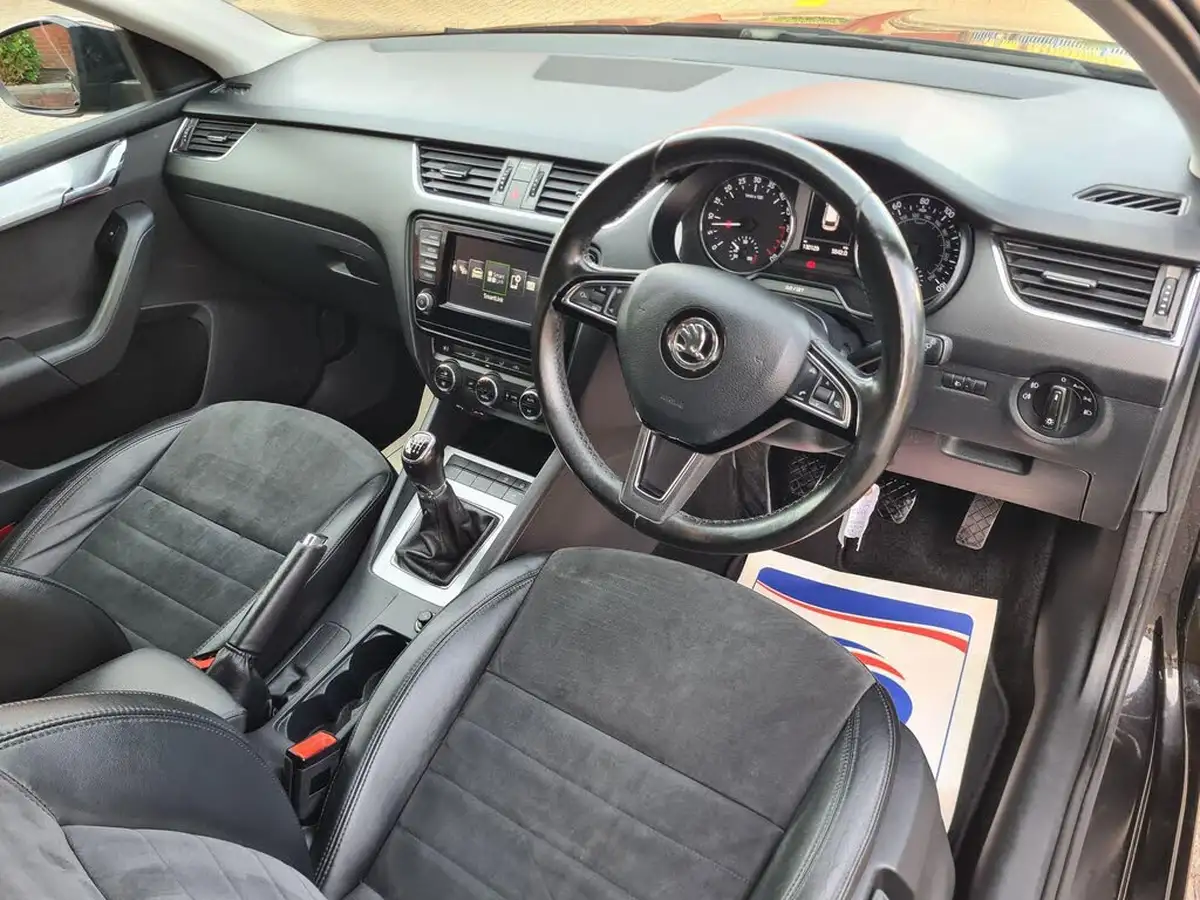 2016-skoda-octavia-20tdi-se-l-estate-big-26