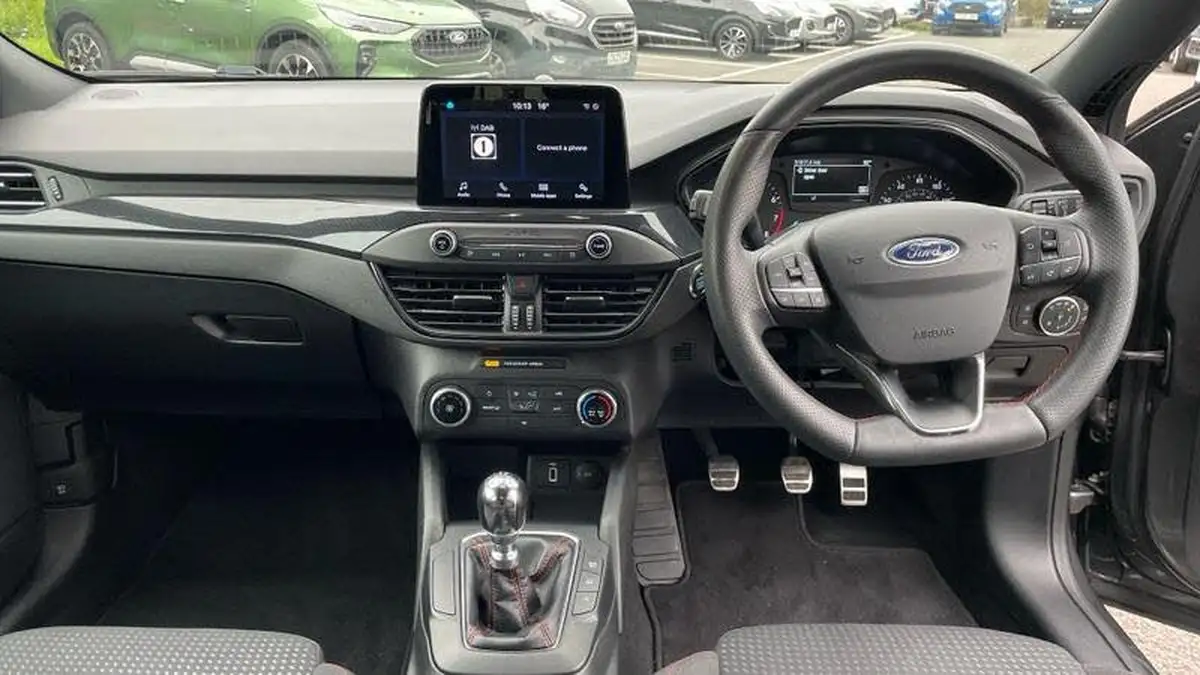 2019-ford-focus-10t-st-line-hatchback-big-7
