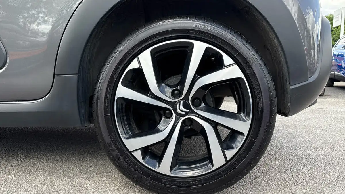 2023-citroen-c3-12-puretech-elle-83ps-ss-big-14