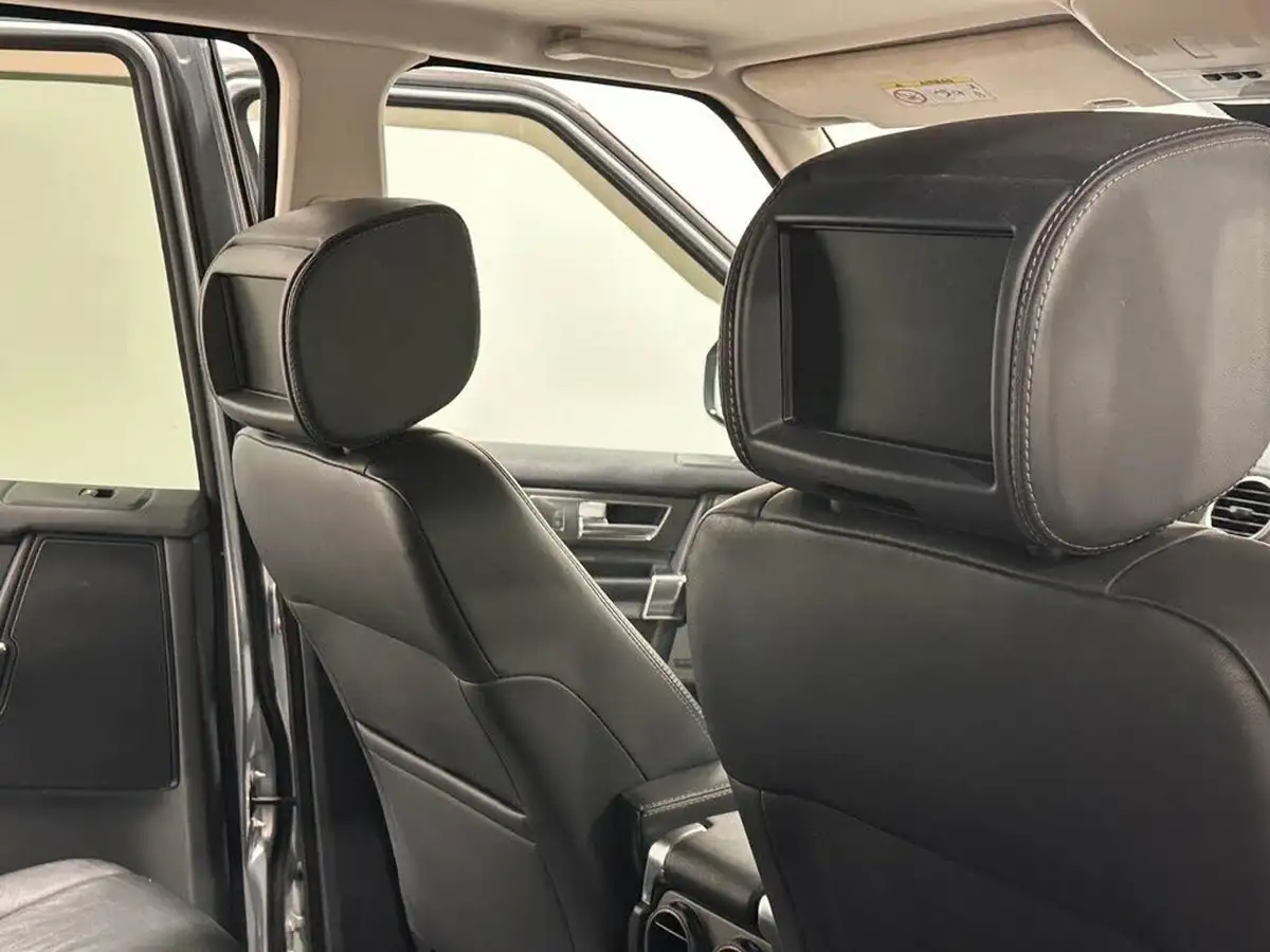 2016-land-rover-discovery-30-sd-v6-se-big-17