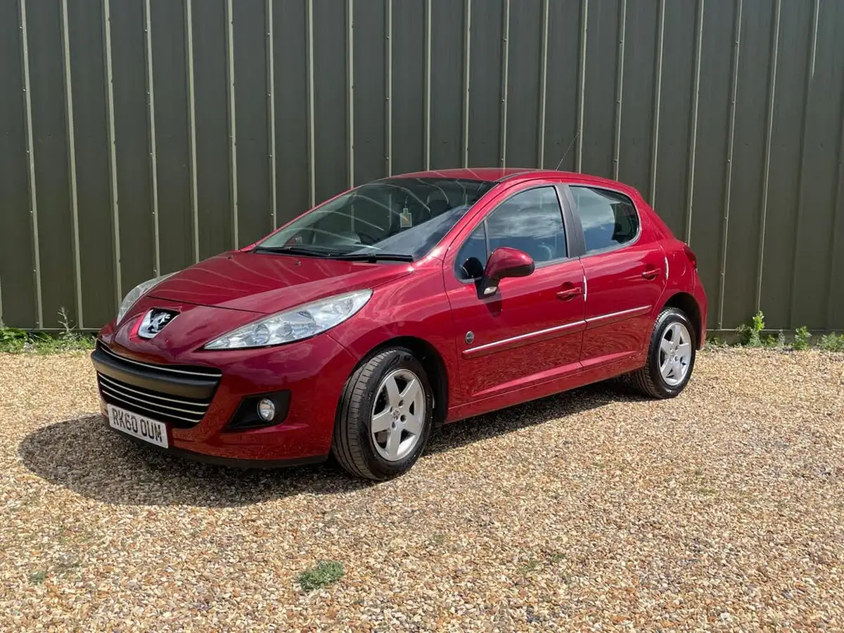 2010-peugeot-207-big-2
